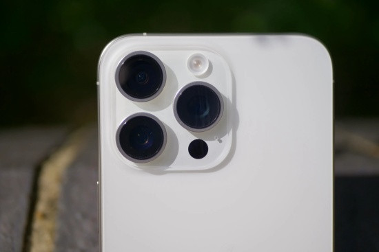 Thay camera sau iPhone 15 Pro Max 2 thay camera sau iphone 15 pro max chat luong