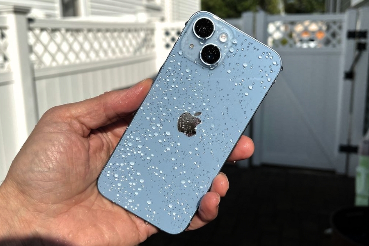 thay kinh lung iphone 15 plus 2