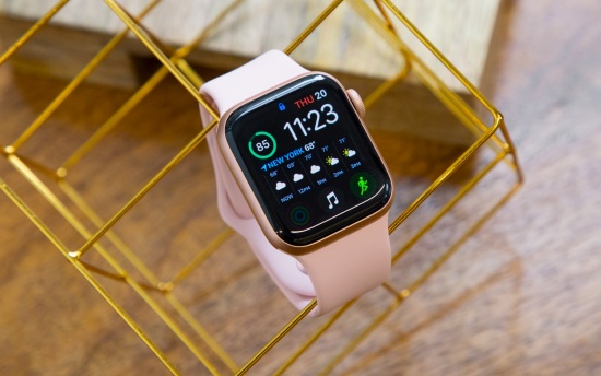 thay pin apple watch series 4 2