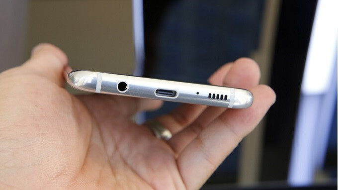 Dấu hiệu cần thay chân sạc Samsung M33 Dấu hiệu cần thay chân sạc Samsung M33
