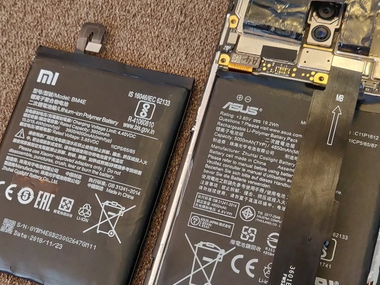 Nhiều người đang có nhu cầu thay pin Xiaomi Pocophone F1 Nhiều người đang có nhu cầu thay pin Xiaomi Pocophone F1