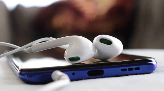 Loa ngoài Oppo Reno 3 bị hư hỏng luôn mang đến nhiều khó chịu Loa ngoài Oppo Reno 3 bị hư hỏng luôn mang đến nhiều khó chịu