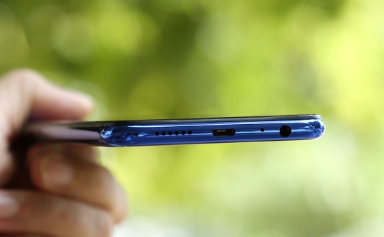 Loa ngoài Oppo F9 cũng là một bộ phận dễ bị hư hỏng Loa ngoài Oppo F9 cũng là một bộ phận dễ bị hư hỏng